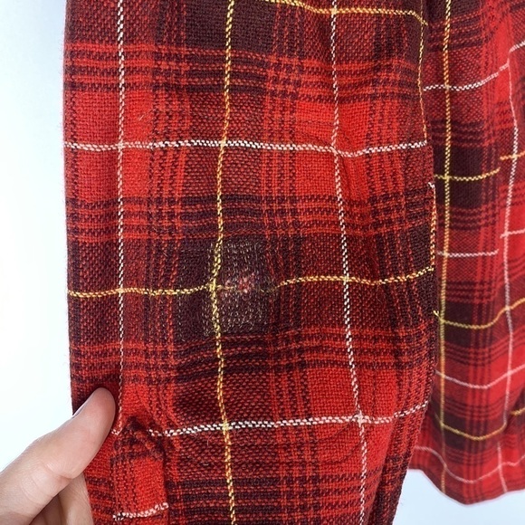 Vintage Glenbrooke By JcPenney Red Wool Button Up Shirt Size Small - Picture 9 of 9